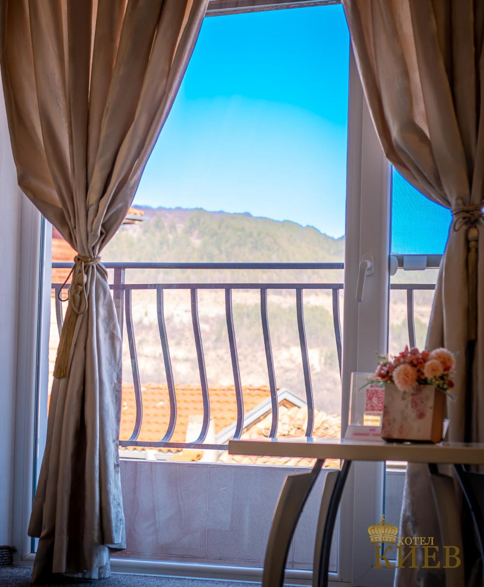 Hotel Kiev Veliko Tarnovo Exterior photo
